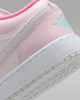Jordan 1 Low Alt SE Little Kids' Shoes. Nike.com